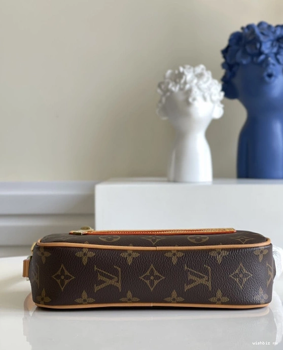 WIS LOUIS VUITTON CITE 1004